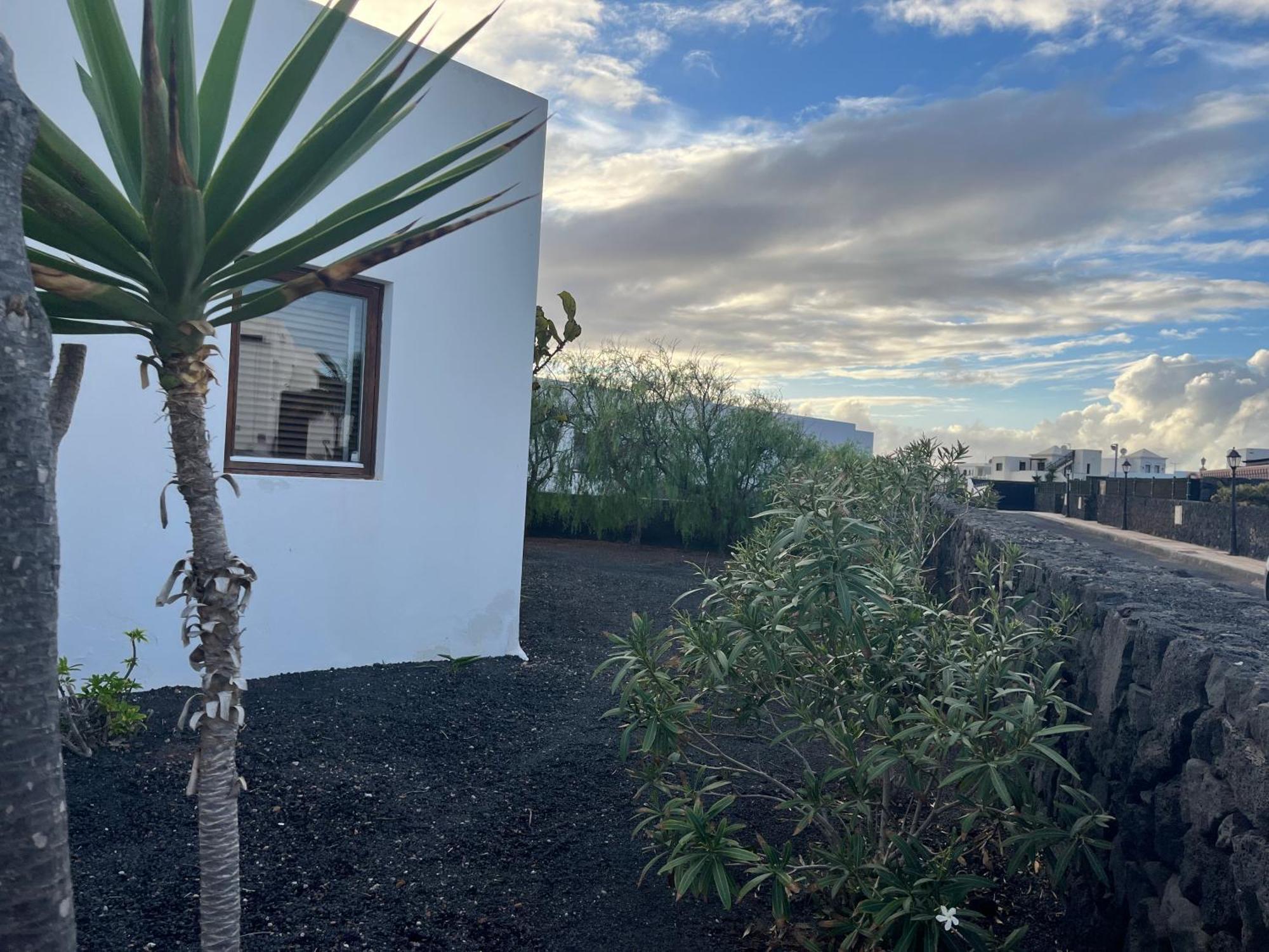 Villa Chloe Плая Бланка Екстериор снимка