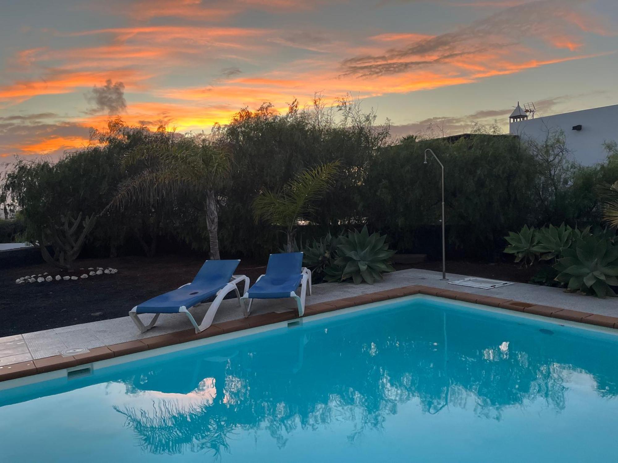 Villa Chloe Плая Бланка Екстериор снимка