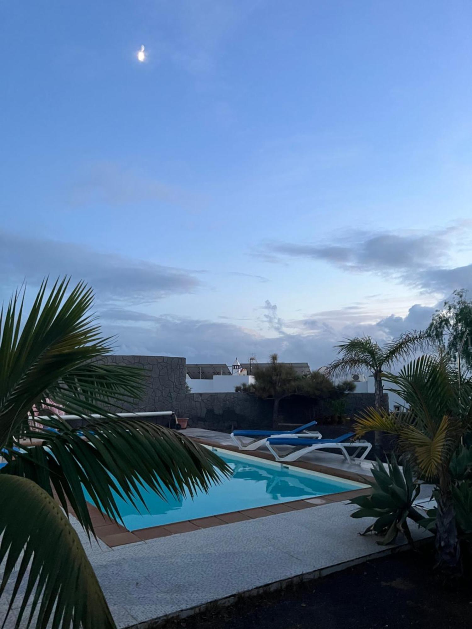 Villa Chloe Плая Бланка Екстериор снимка